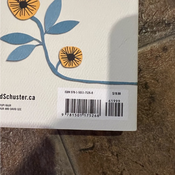 The sun and her flowers by Rupi Kaur - Picture 3 of 5